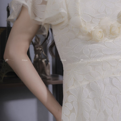 Váy Ren Màu Kem Hoa Ngực 23V002 Cao Cấp Pi Style