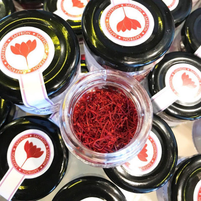 Combo 3 hộp (hộp/1gr) saffron Kingdom Herb, nhụy hoa nghệ tây Iran chính hãng super negin thượng hạng (Tặng táo đỏ Tân Cương 10g, bình nước và nhíp gắp)