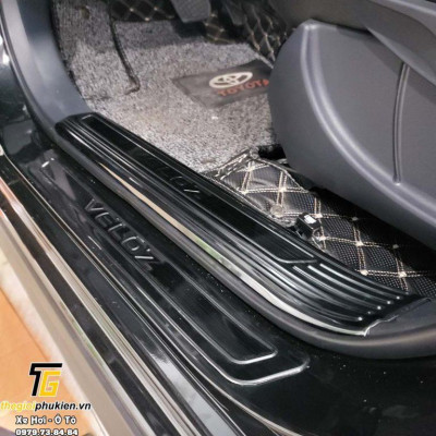 Bộ Ốp bậc cửa, Nẹp bước chân Titan Toyota Veloz