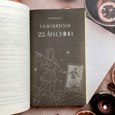 Sách - Tự học Tarot: Hành trình chữa lành từ những lá bài