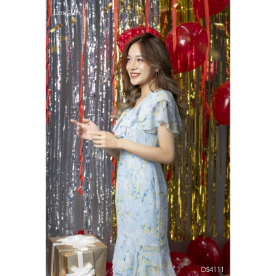 Đầm ôm xếp tầng Emspo Milestone, cổ V viền bèo DS4111