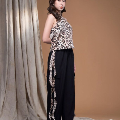 Áo beo lụa cát cổ yếm tua rua 2 bên LM112404 [BST Da Beo]