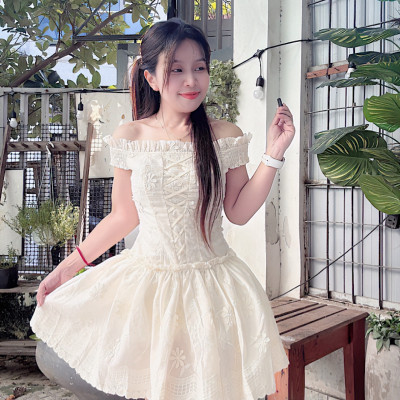 Váy trễ vai bèo đan