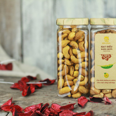 Combo Hạt Điều Rang Muối Tách Vỏ Lụa Hải Long (250g) + Đậu Phộng Mè Cay Hải Long (250g)
